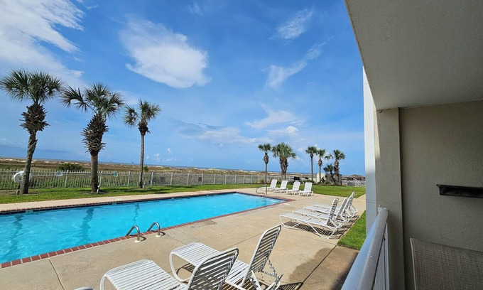 Dauphin Island Condo | Inn at Dauphin Island 109 Family Friendly Sleeps 8-Walk out to Pool and Beach