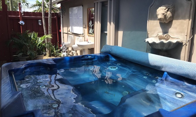 Harbordale House | Inn Leather Guest House - Male Only LGBT