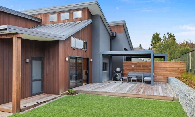 Rotorua House | Inn Sophia | Two Luxurious Homes with Spa Pools