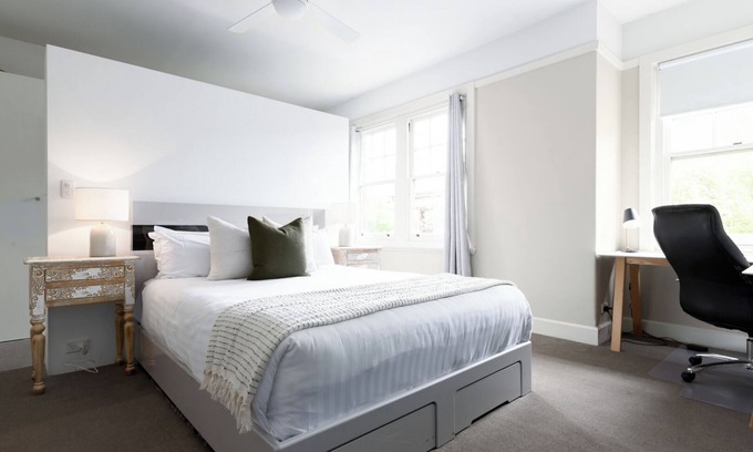 Hobart Central Business District Apartment | Inner city 1940s town house