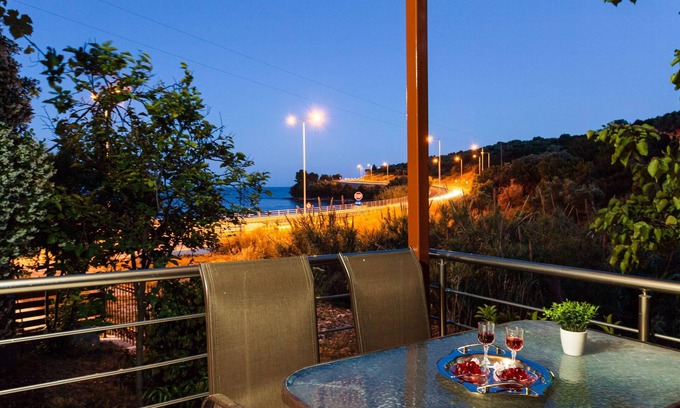 Messini House | Ino cozy flat, next to the beach