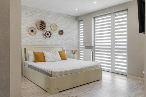 Lviv City Center Apartment | InshiApartments on Hazova str 2