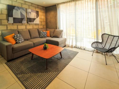 Downtown Guadalajara Apartment | Inspiring Loft w Gym 2BD