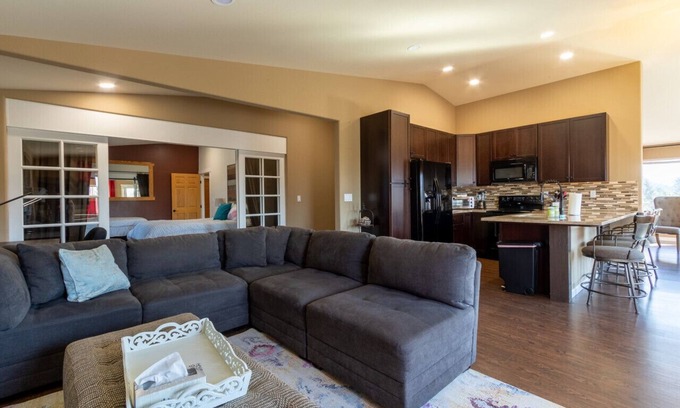 Enumclaw House | Intimate View Rental on Enumclaw Estates