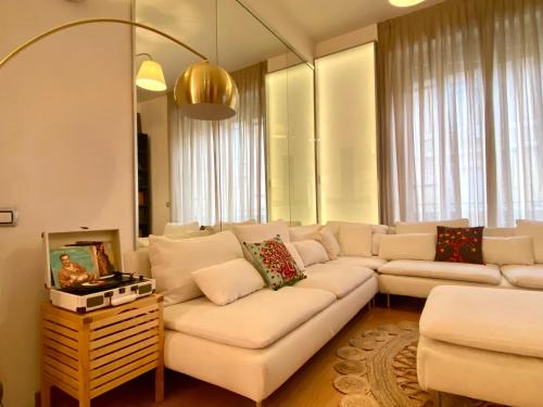 Milan Centre Apartment | INTOMILAN I Design Apartment Galleria Del Corso