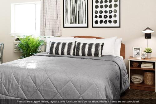 Gwinnett Place Hotel | Intown Suites Extended Stay Atlanta GA - Gwinnett Place