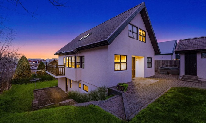 Breidholt Apartment | Inviting 2BR Haven in the Heart of the Suburbs