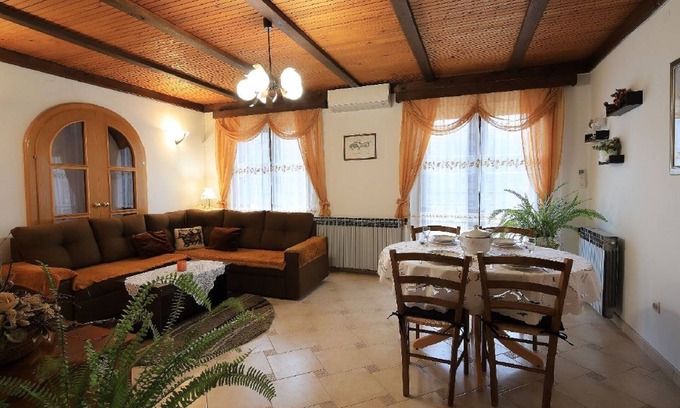 Tribalj Apartment | Inviting apartment in Tribalj with garden