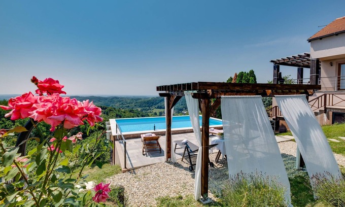 Sveti Ivan Zelina House | Inviting cottage on a hillside with swimming pool and spectacular views of the countryside.