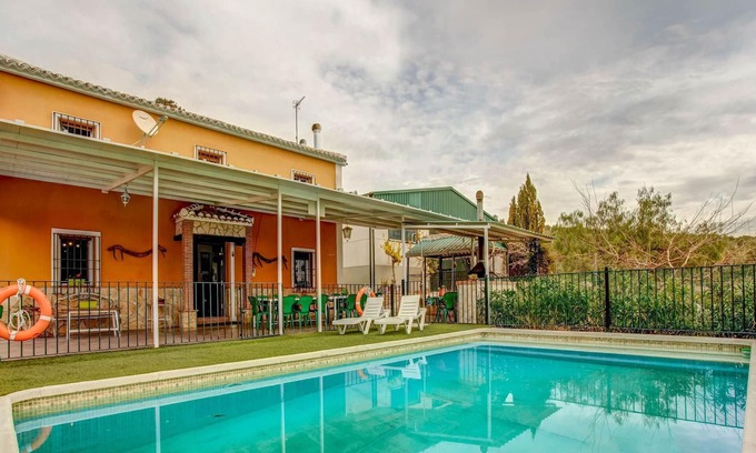 Archidona House | Inviting holiday home in Villanueva de Tapia with pool