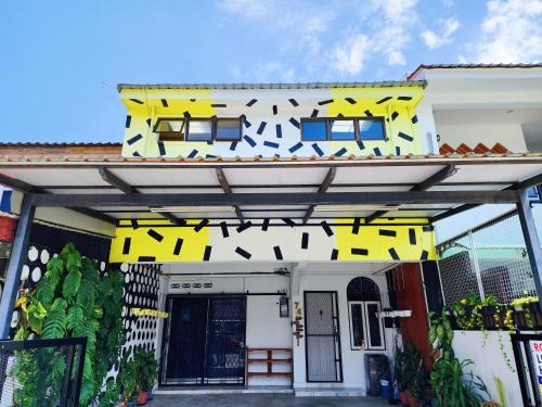 Taman Pengkalan Jaya House | Ipoh Station 18, 4 Bedroom Rainforest LOFT 1 Ipoh