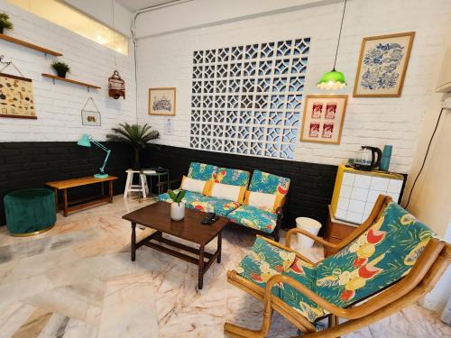 Taman Pengkalan Jaya House | Ipoh Station 18, Rainforest Loft 2