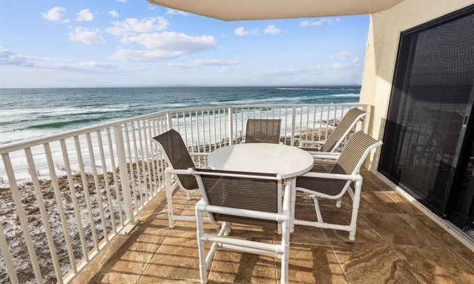 Holiday Isle Condo | IR 402 Is a Gorgeous Gulf Front 2 br/2bath w/washer & dryer