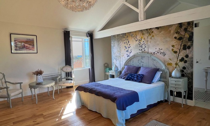 Chaillevette Apartment | IR, Guest apartment 2 people in old mill, pool, near Royan