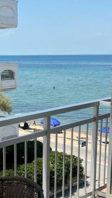 Perea Apartment | Irene Beach Front Luxury Suite
