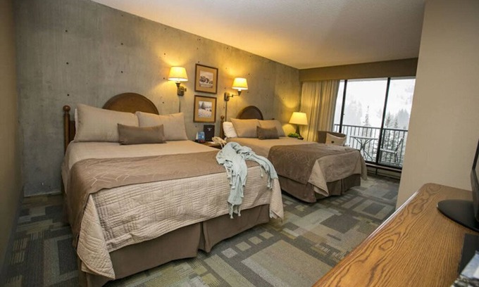 Salt Lake Mountain Resorts Hotel | Iron Blosam steps away from skiing/boarding! Unit 602 Avail Jan. 10-17, 2026
