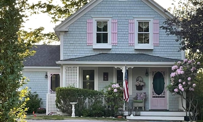 Block Island House | Island Jewel, pristine historic cottage, close to Old Harbor, 3 bed/1.5 bath