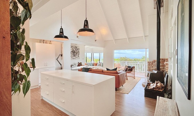 Ostend House | Island living with ocean views and modern comfort. 5min to Onetangi & Palm Beach