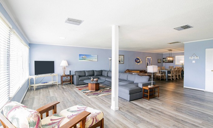 Dauphin Island Condo | Island Oasis with a view