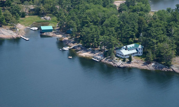 Georgian Bay Cottage | Island Retreat in Honey Harbour, Georgian Bay