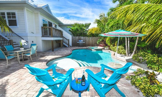 Holmes Beach House | Island Time AMI by AMI Locals