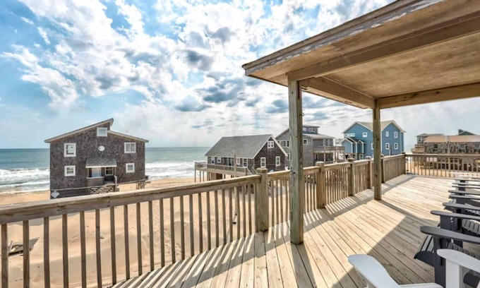 Buxton House | ISLAND TIME Semi-oceanfront, 4BR 3.5BA Home with hot tub