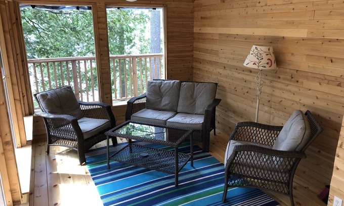 Tay Valley Cottage | Island View Cottage in Perth Ontario