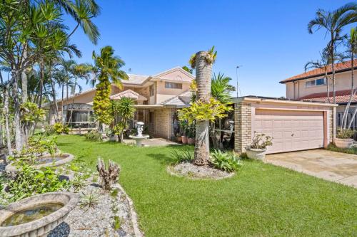 Gold Coast House | Island Waters Escape