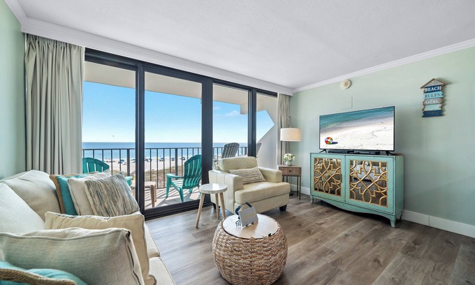 Gulf Shores Condo | Island Winds East 304- Beautiful Beach Front Condo