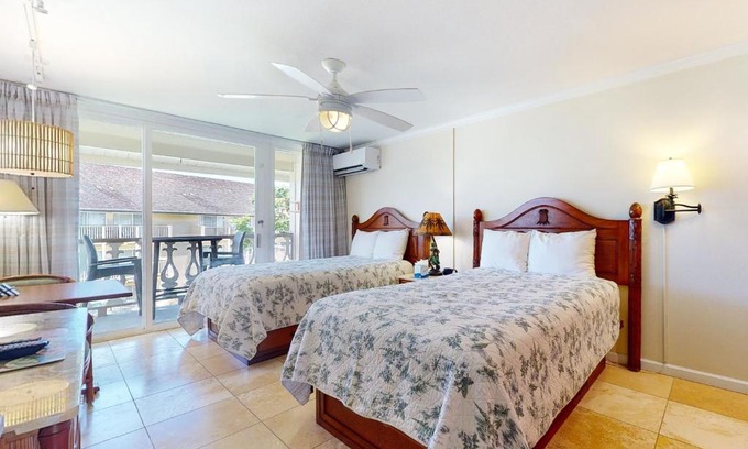 Wailua Hotel | Islander on the Beach 315