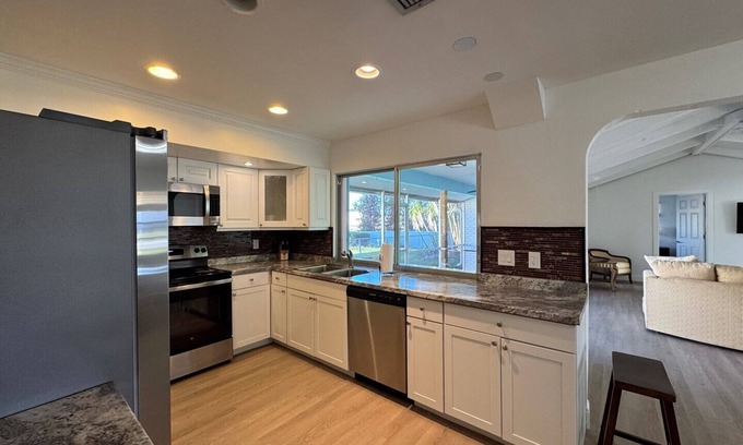 Isles of Capri House | Isle of Capri Style Living at this Cozy Vacation Home.