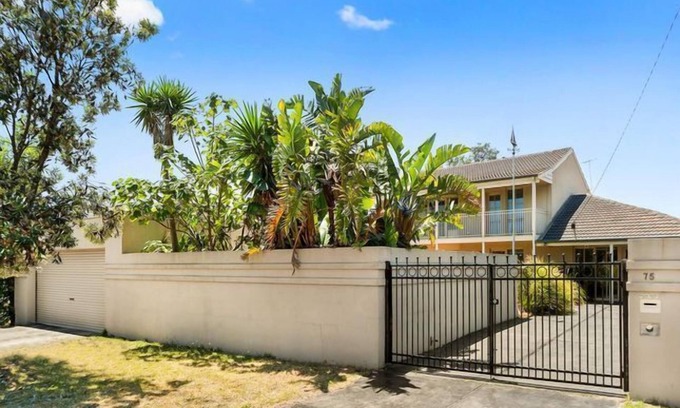 Frankston House | Isle of Security Dreamhousen
