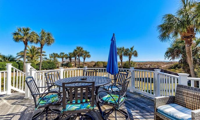 Golden Mile House | Isle Of The Palms 9 Bedroom Home
