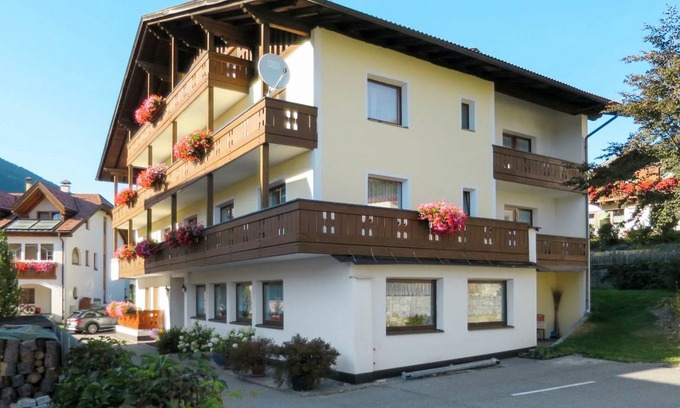 St. Valentin auf der Haide Apartment | 400 m² Apartment ∙ 16 bedrooms ∙ 32 guests
