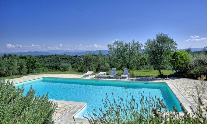 San Casciano in Val di Pesa Apartment | 200 m² Apartment ∙ 3 bedrooms ∙ 6 guests