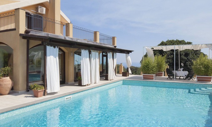 Sant'Agata Li Battiati House | CATANIA ARTISTS RETREAT, BETWEEN ETNA AND TAORMINA