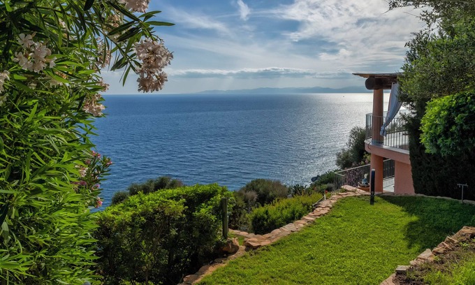Torre delle Stelle Villa | ClickSardegna Villa Gemma with infinity pool facing the sea