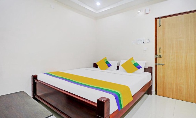 Tirupati Hotel | Itsy By Treebo - Vardhan Stay Inn