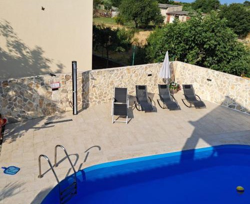 Zemunik Donji Apartment | Iva apartman sa bazenom