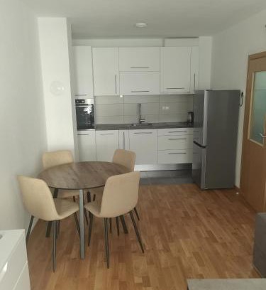 Canton 10 Apartment | Ivan