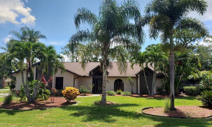 Villas House | Ivy Inn at 23 Palms!