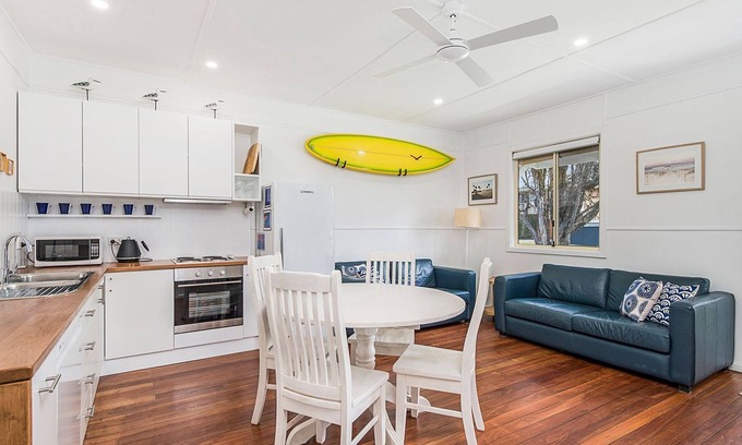 North Haven House | Ivy's Beach House - close to beach, wifi available