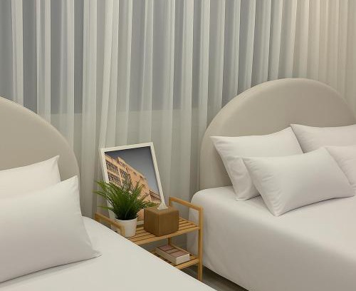 Seogyo-dong Apartment | J-STAY Hongdae, 5 minutes walk from Hongdae Entrance Station, 2-room, free luggage storage, remodeled, Art Seoul, washer & dryer