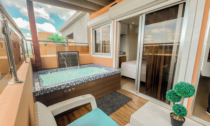 Nuevo Arroyo Hondo Apartment | jacuzzi 2-bedroom apartment with AC, WiFi in fabulous Santo Domingo