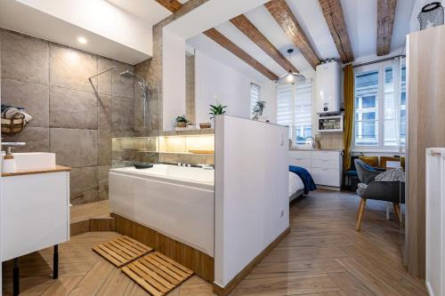 City-Centre - Petite France Apartment | Jacuzzi/Cathédrale Strasbourg