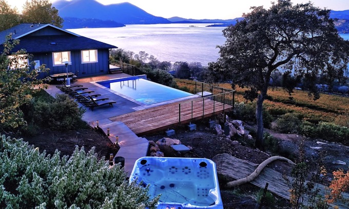 Clear Lake House | Jago Bay Vineyards | A Wine Country Escape