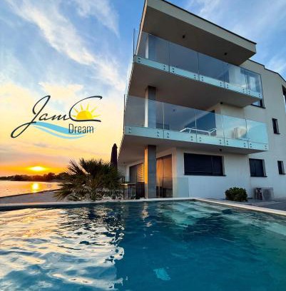 Privlaka Apartment | JamC Dream direkt am Meer mit beheiztem Pool