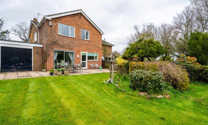 Wrexham House | Jane & Julies place