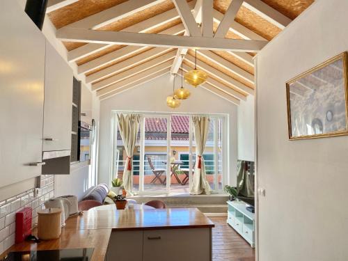 Lisbon Old Town Apartment | Janelas Verdes - Peaceful Views