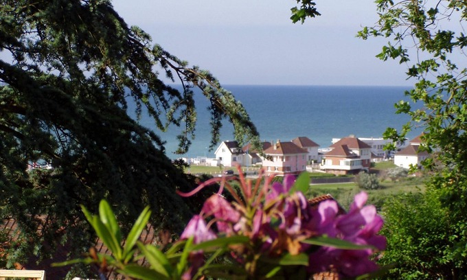 Hautot-sur-Mer Cottage | Jardin Apartment - sea view
